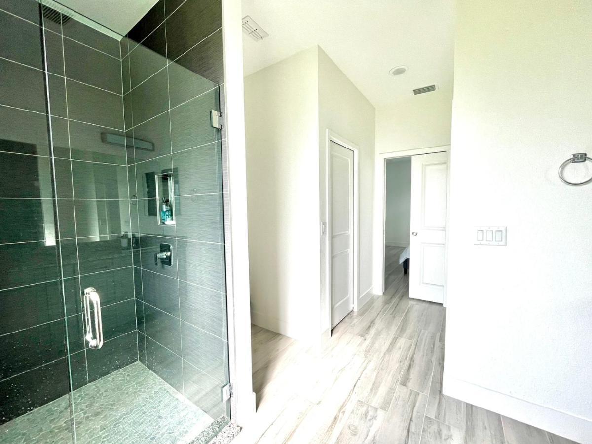 New House With Canal View In Cape Coral Eksteriør bilde